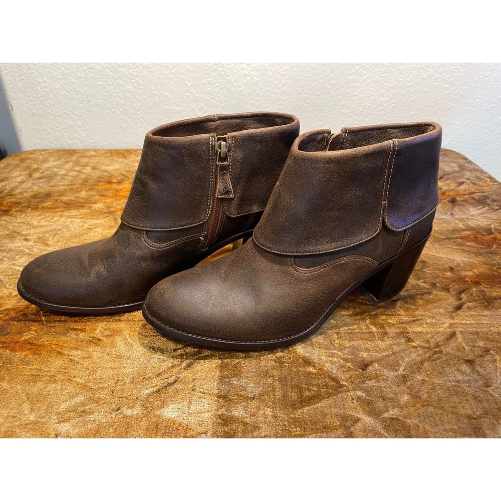 H.S. Trask Brown Leather Teri Fold Over Ankle Boots Vibram Heel womens 11M